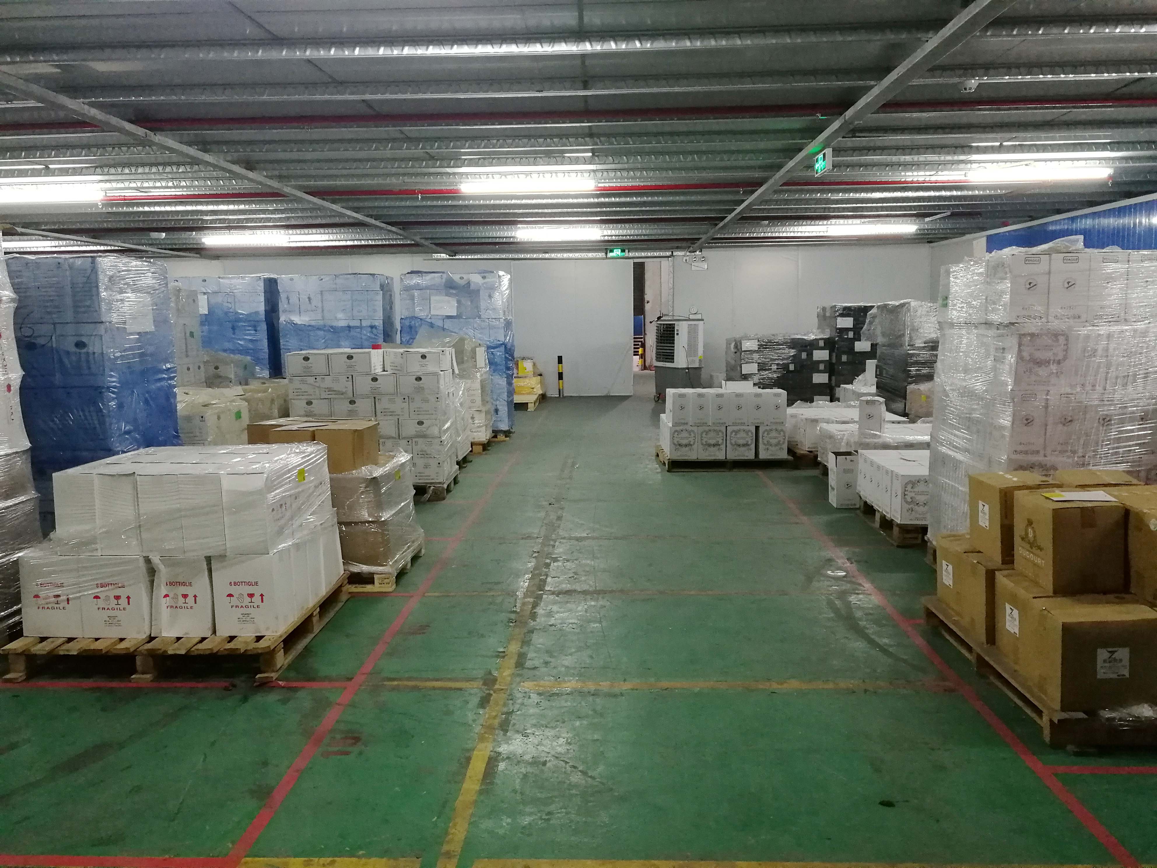 顏龍車行門店 高效倉儲服務(wù)，保障您的愛車無憂